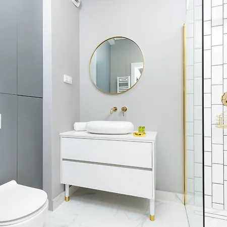 One Bedroom In Center By Renters Prestige *