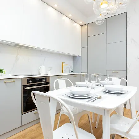 One Bedroom In Center By Renters Prestige アパート ワルシャワ