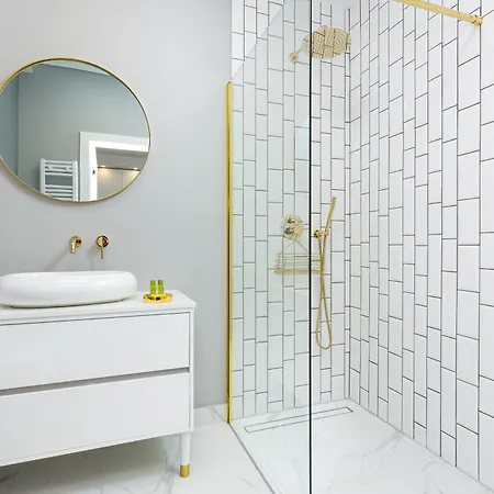 One Bedroom In Center By Renters Prestige דירה *